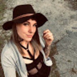 Meet your Posher, Roxanne